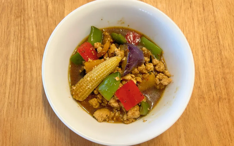 グリーンスプーン　彩野菜の本格チキンガパオ